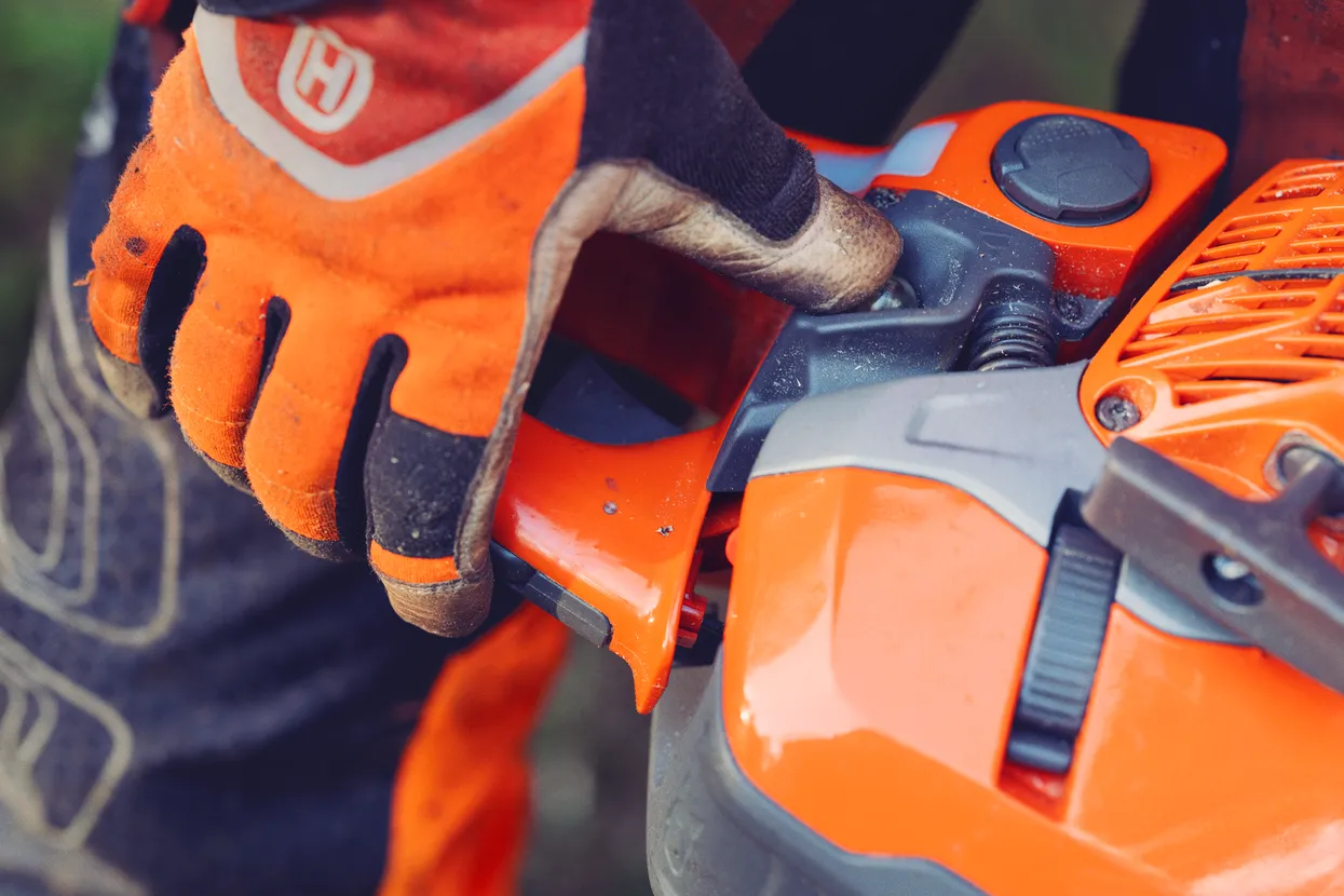 Αλυσοπρίονο Husqvarna 564XP με λάμα και αλυσίδα 20" X-Tough Light - Image 3